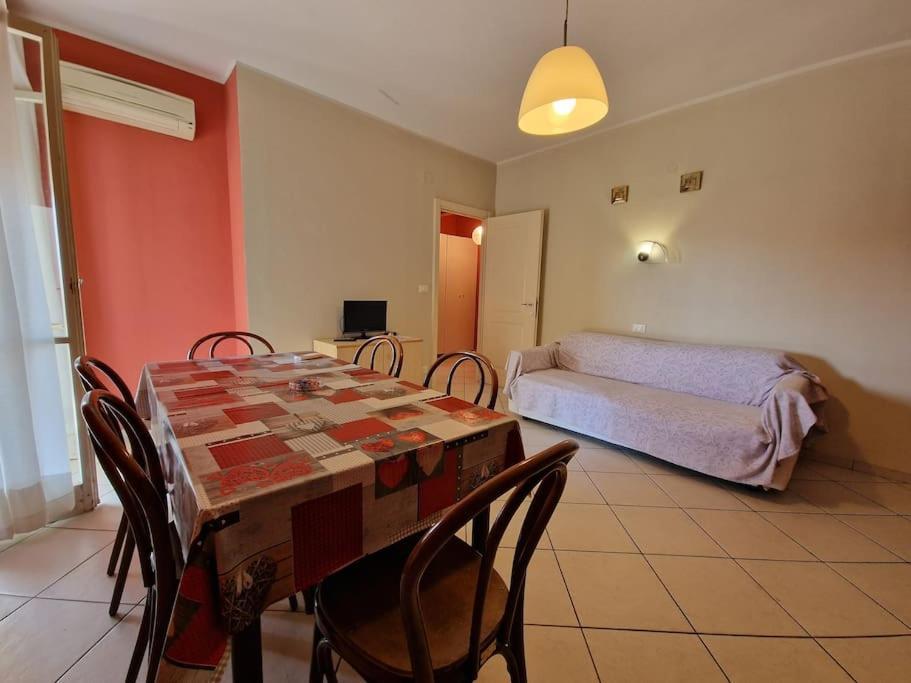 50 Metri Dal Mare - Free Parking E A/C Apartment Пиетра Лигуре Екстериор снимка