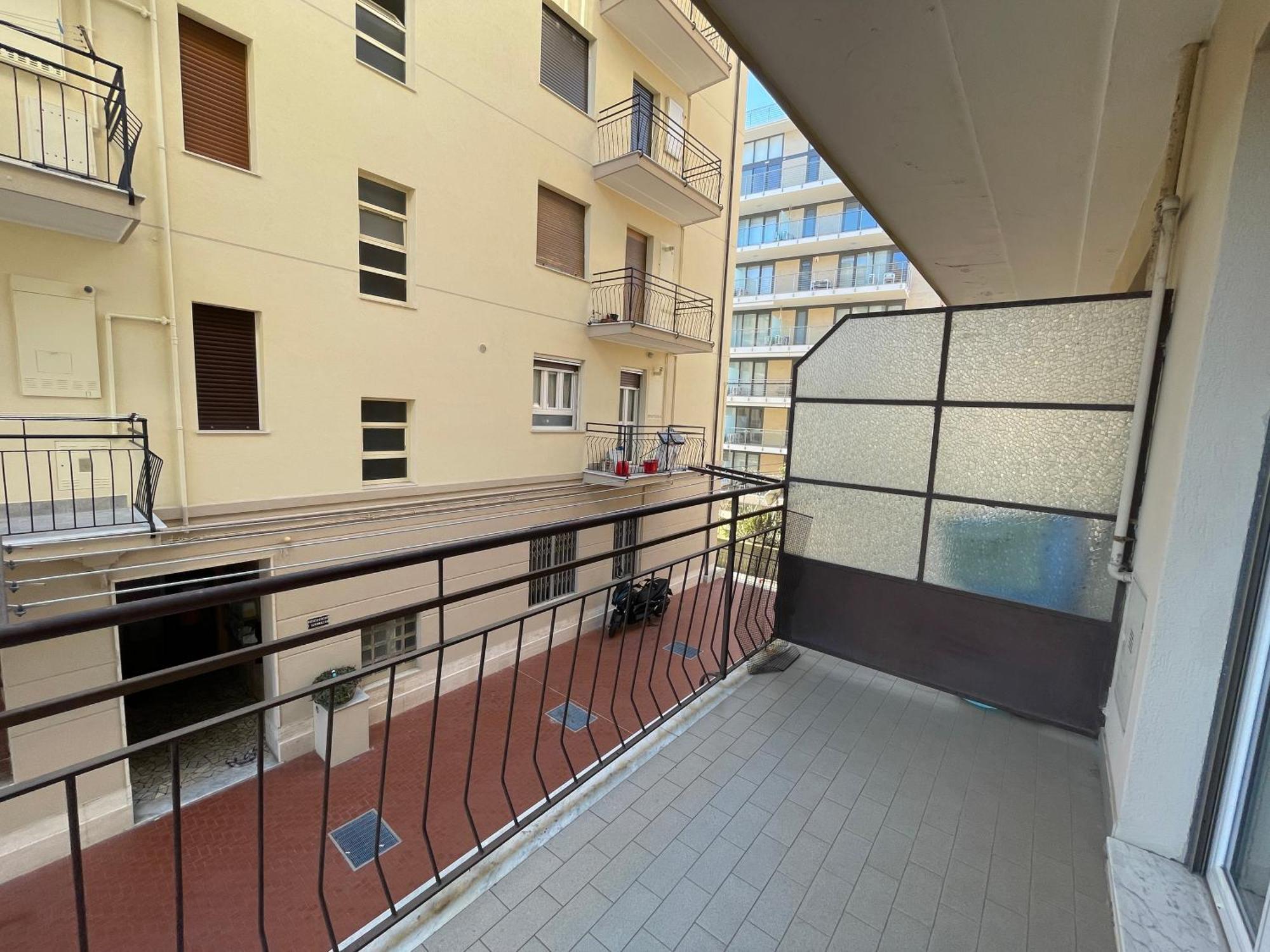 50 Metri Dal Mare - Free Parking E A/C Apartment Пиетра Лигуре Стая снимка