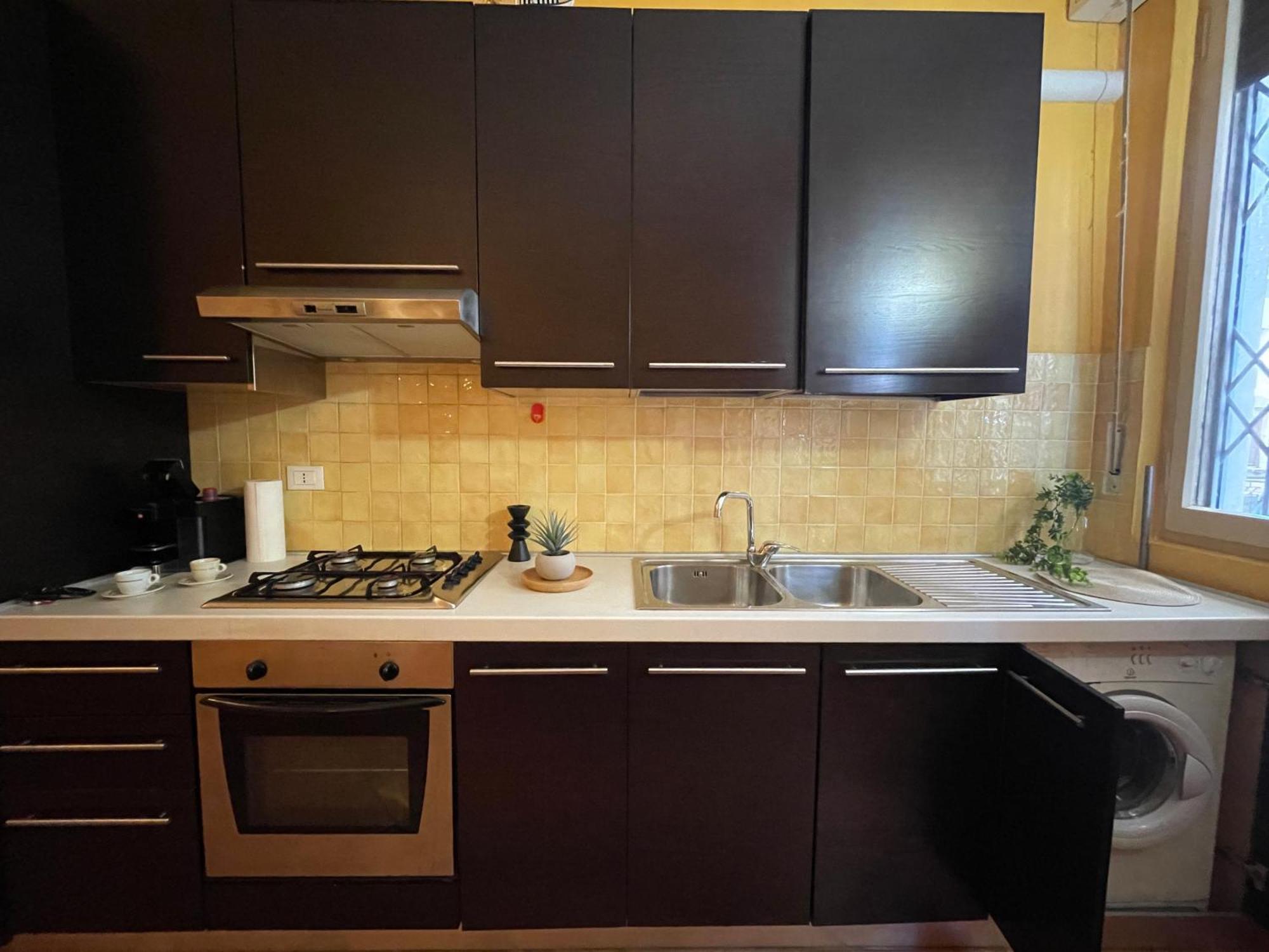 50 Metri Dal Mare - Free Parking E A/C Apartment Пиетра Лигуре Екстериор снимка
