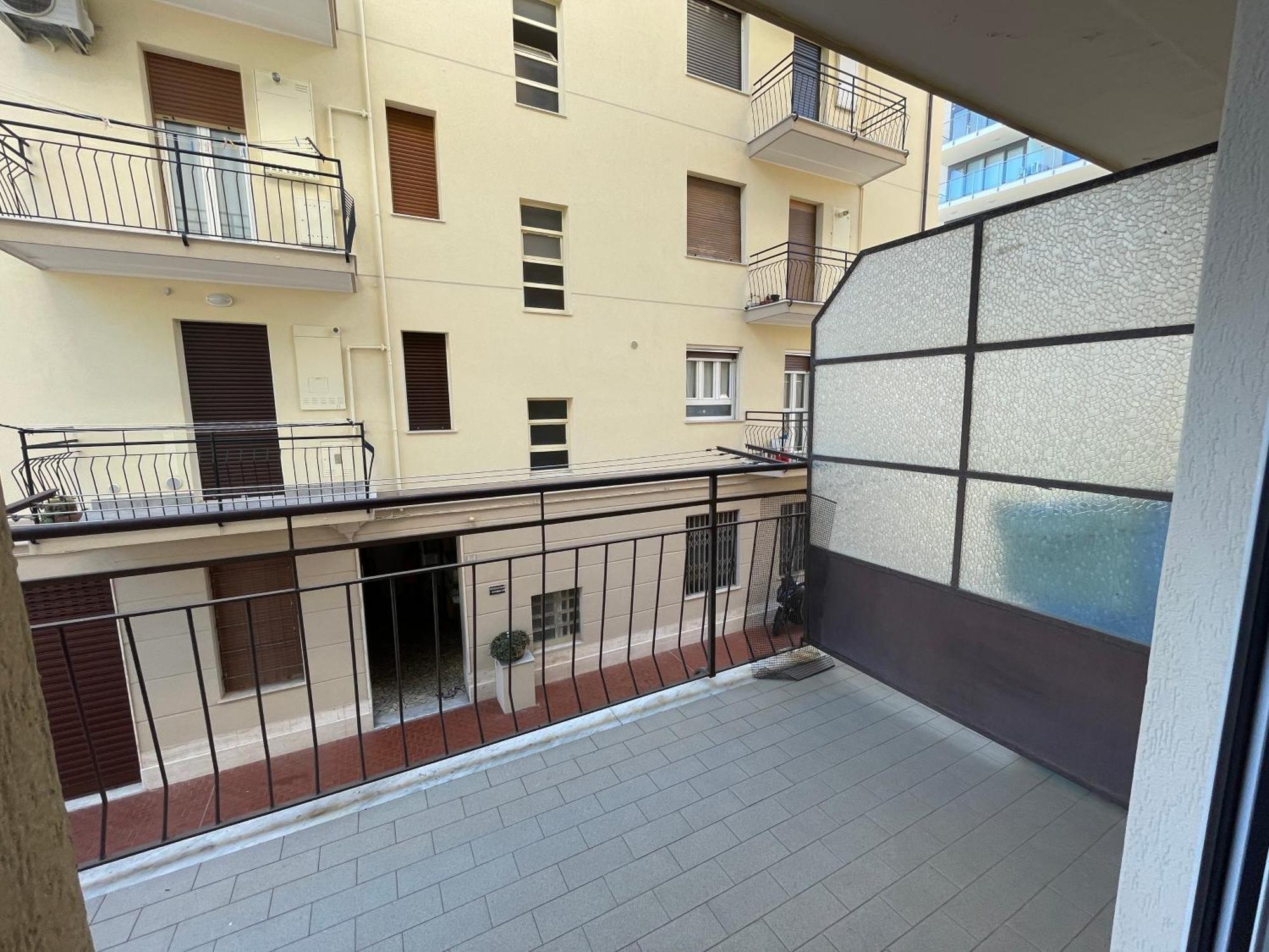 50 Metri Dal Mare - Free Parking E A/C Apartment Пиетра Лигуре Стая снимка