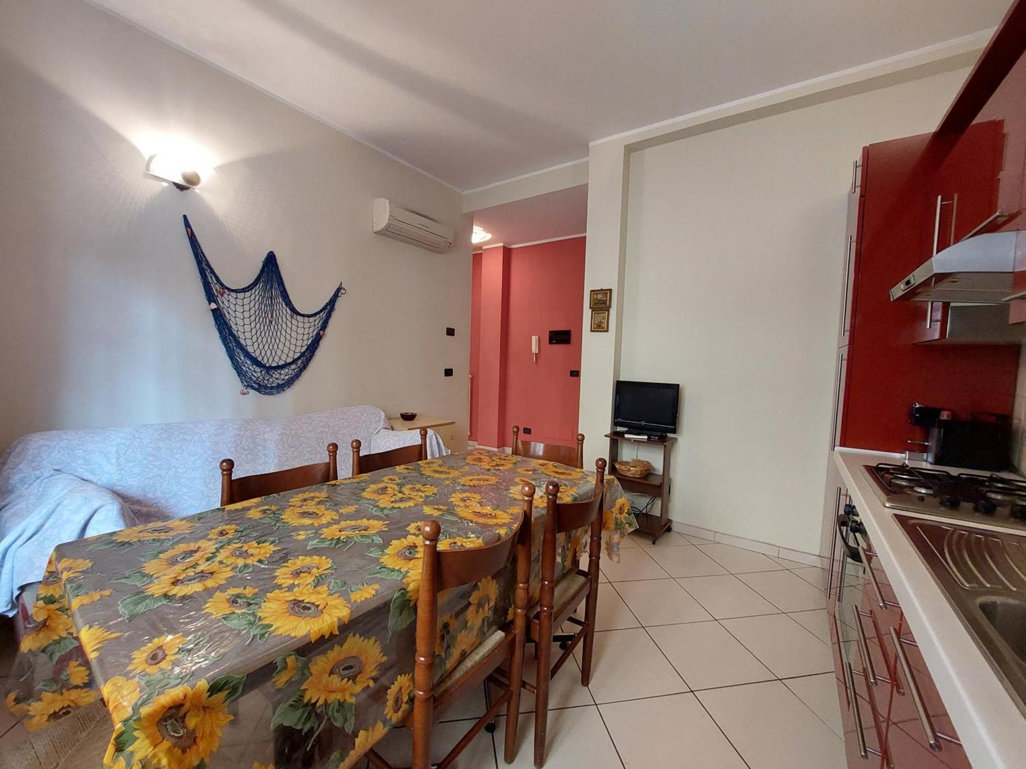 50 Metri Dal Mare - Free Parking E A/C Apartment Пиетра Лигуре Екстериор снимка